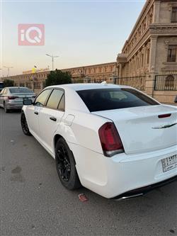 کرایسلەر 300